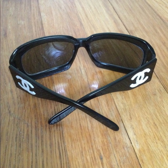 Chanel mother of pearl sunglasses SOLD - Picture 3 of 11